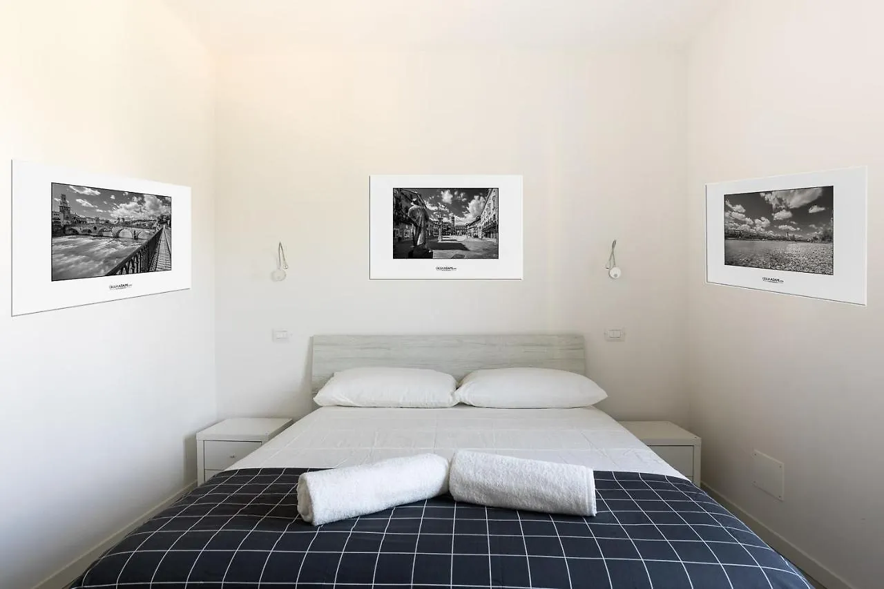Verona Suites 0*,
